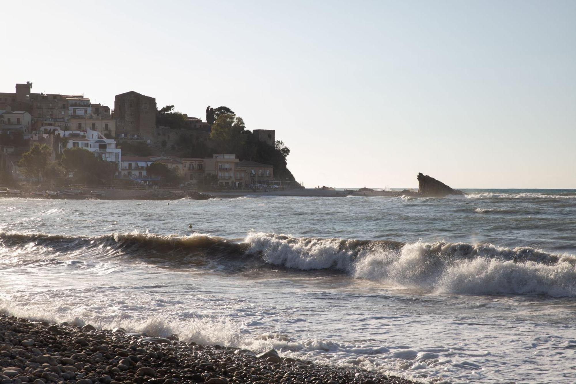 Tusa Bay Castel di Tusa Esterno foto